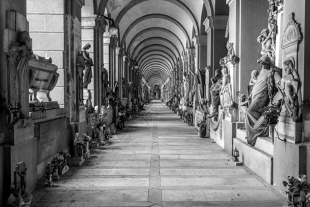 吉诺亚意大利20年6月走廊与雕像从180年开始在天主意大利背景图片