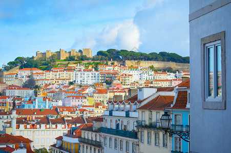 Lisbon老城山顶的堡图片