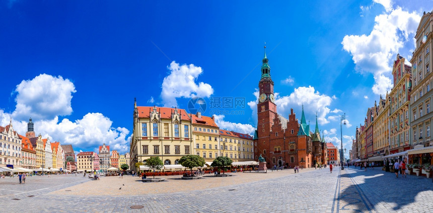 旧市政厅在wrocla夏天的Poland图片