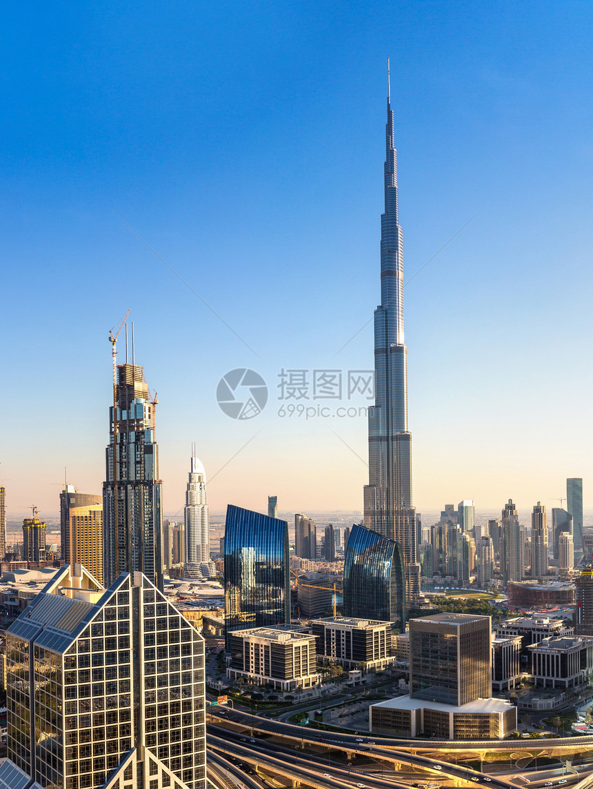 整个全景和夏天的dubai市中心的空观察阿拉伯联合酋长国图片