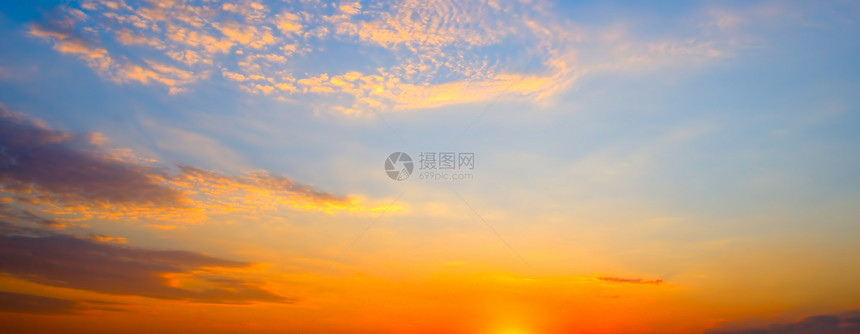 令人惊叹的夏天日出背景美丽明亮的日落广博照片图片