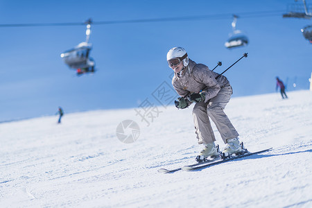 女滑雪体育利维诺高清图片