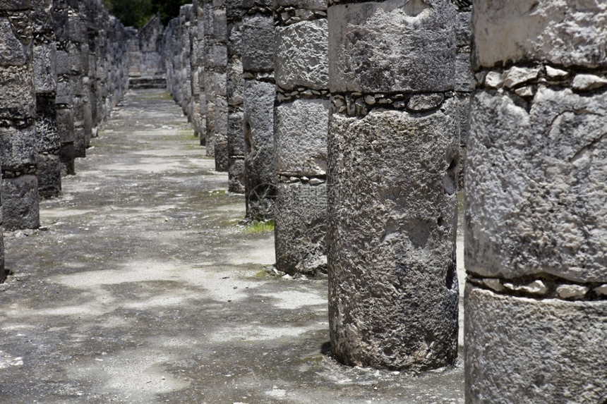墨西哥尤卡坦奇琴伊察的古代玛雅神庙详图图片