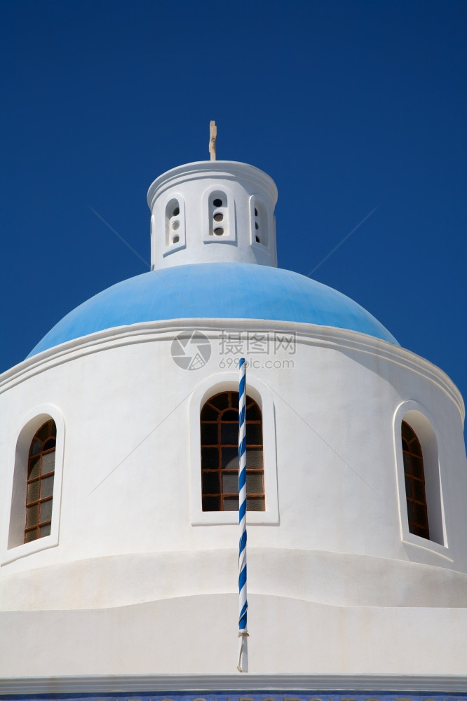 典型的圣塔里尼岛教堂位于Grecia村图片