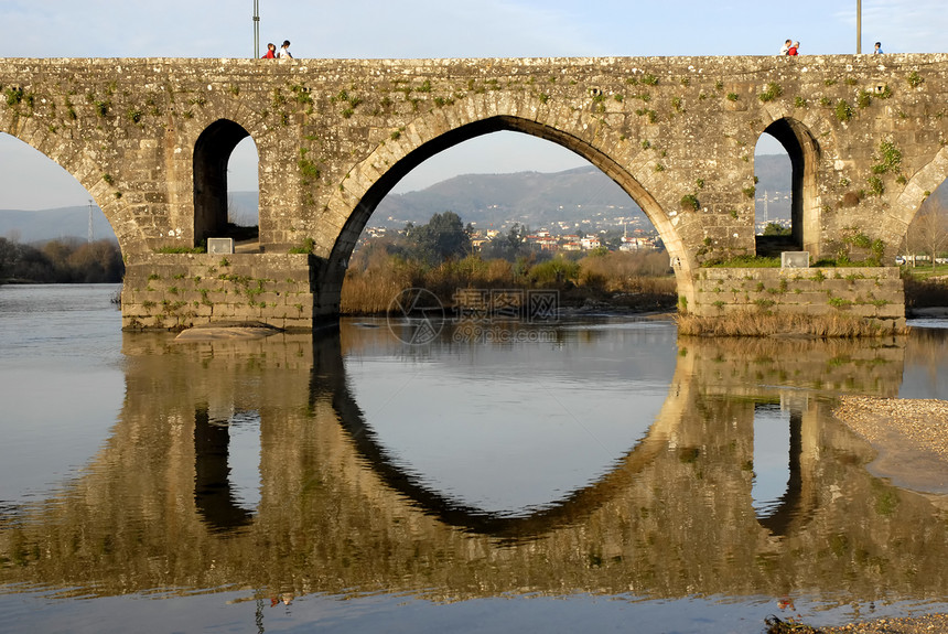 古罗马波尔德里池塘桥图片