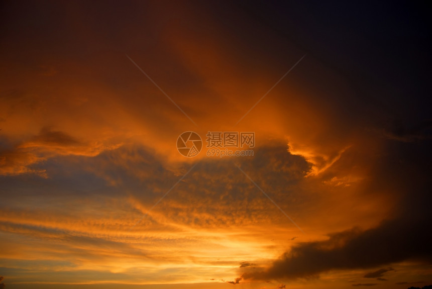 在波尔图加以北的橙色日落天空图片