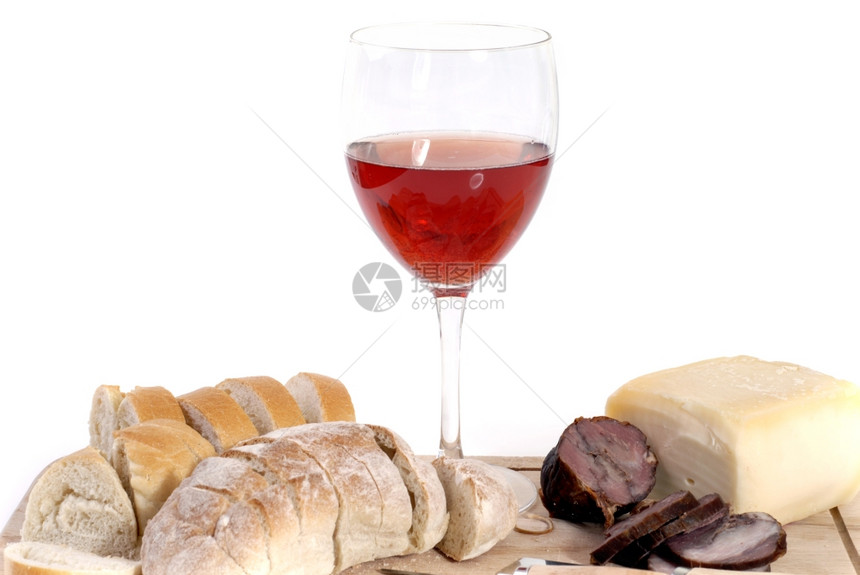 一套红葡萄酒食物白孤立于此图片