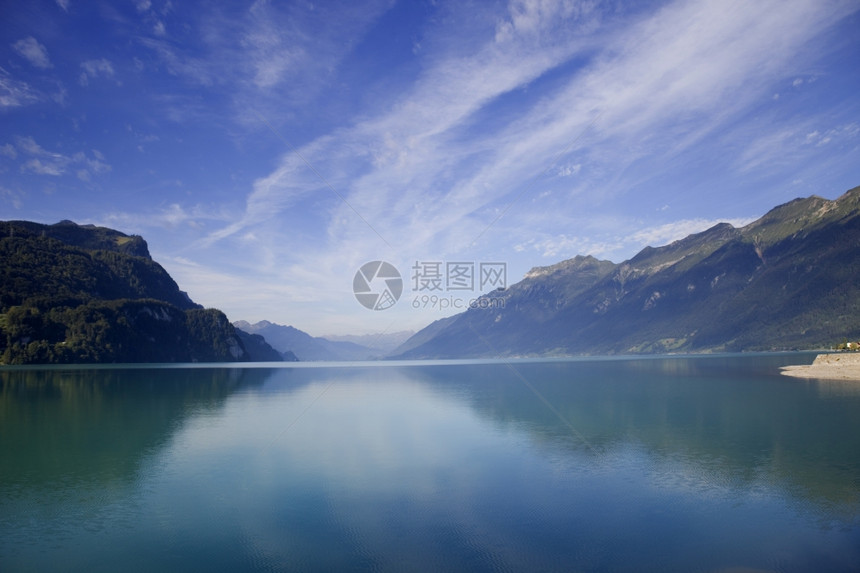 位于瑞士湖的布赖恩斯反射图片