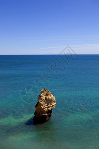 葡萄牙阿尔加夫从上面看大海的岩石图片