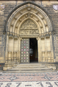 普莱格岛SaoVit教堂主门入口图片