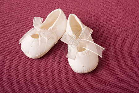 粉色婴儿靴子图片