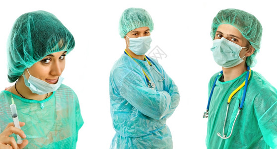 三名年轻的医生孤立在白色背景上图片