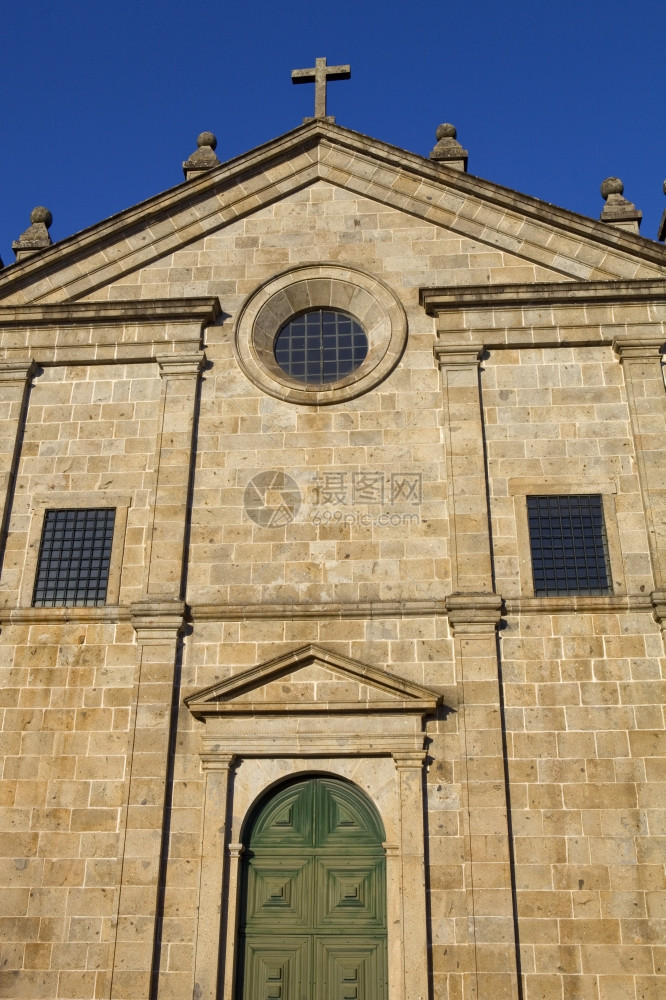 在Portugal以北典型的brag典型哥特教堂图片