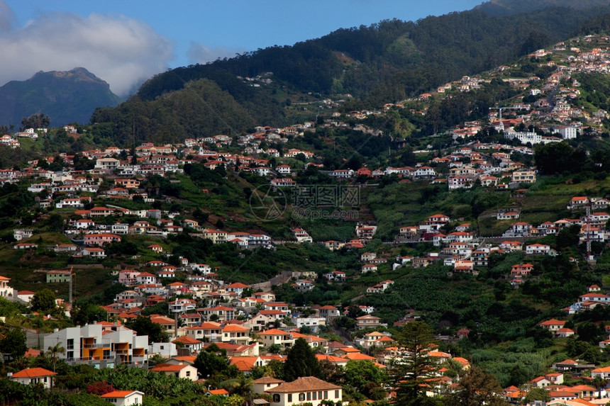 马吉拉岛小拥挤的村庄Portugal图片