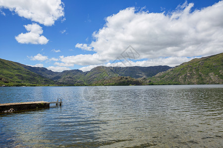 比提拉萨纳萨纳布里亚湖西班牙瓜布拉萨纳里亚湖卡西拉和里昂班牙背景