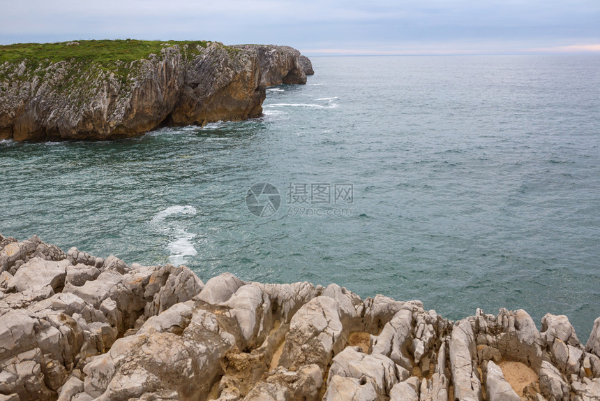 以西班牙北的Asturia成本计算的食草油图片