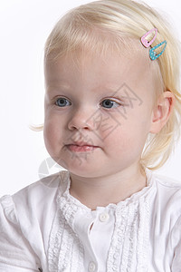 具有蒂米特表达式的布隆德托勒女孩的肖像图片