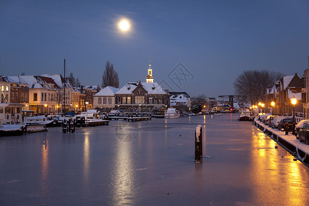 冬季的月光荷兰港高清图片