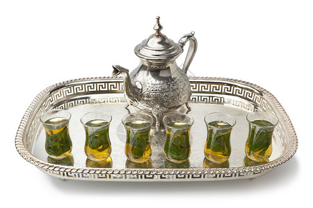 摩洛哥传统薄荷茶的托盘图片