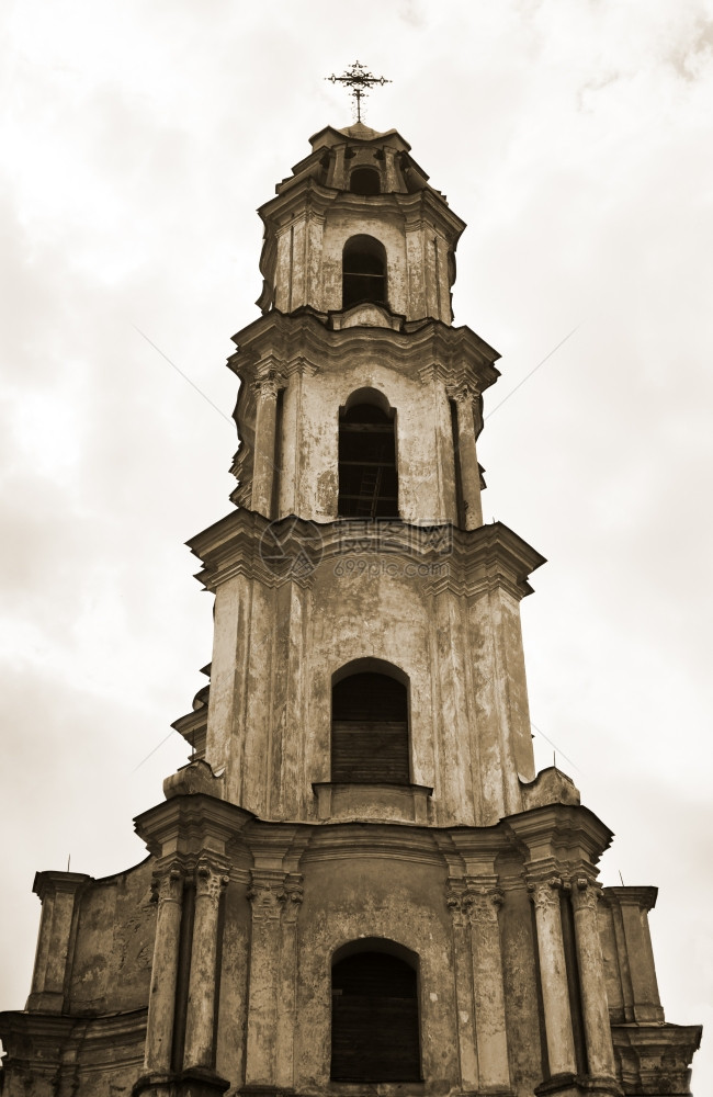 立陶宛维尔纽斯旧城废弃教堂图片