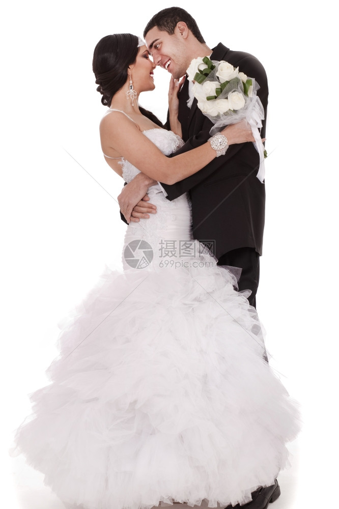 白背景的初舞新娘和郎图片