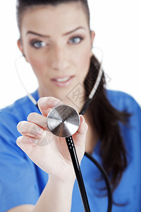 女护士与立体显像器的近镜头重点是白色背景的立体镜图片
