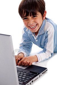 可爱的孩子玩笔记本电脑图片