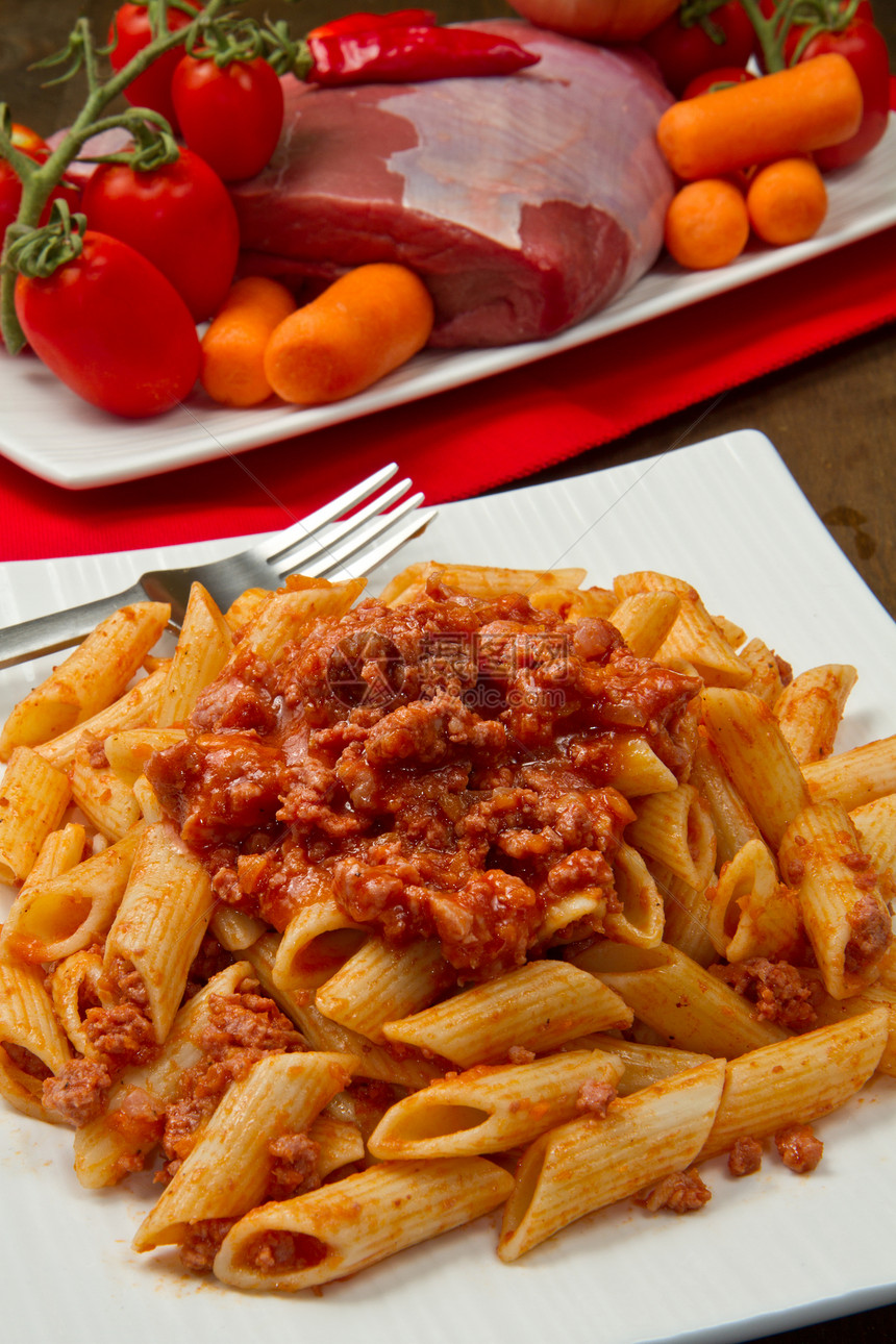 里加多尼意大利面番茄牛肉酱图片
