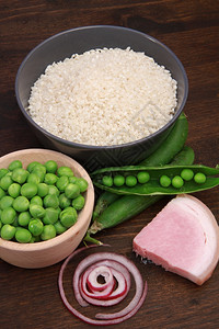 青豆加大米和火腿图片