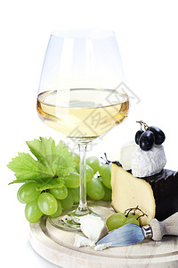 白葡萄酒和奶酪加白图片