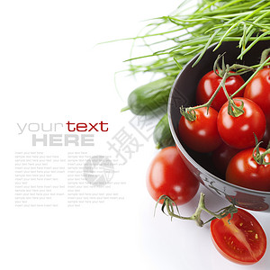 白色背景的番茄黄瓜和带样本文图片