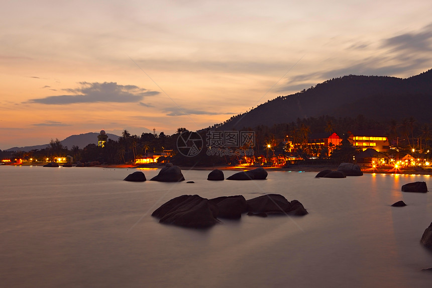 深夜泰国高山水岛海滩景色图片