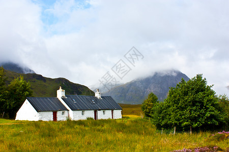 苏格兰Higlands孤立的苏格兰住房高清图片