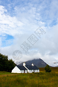 苏格兰Higlands孤立的苏格兰住房高清图片