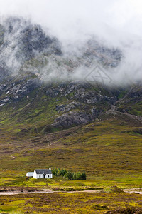苏格兰Higlands孤立的苏格兰住房图片