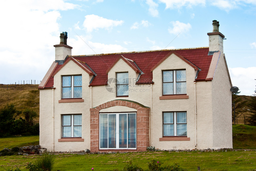 苏格兰红白的漂亮房子图片