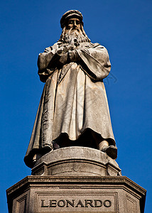 米兰拉诺莱昂纳多达芬奇著名雕像米拉诺皮耶斯卡广场高清图片