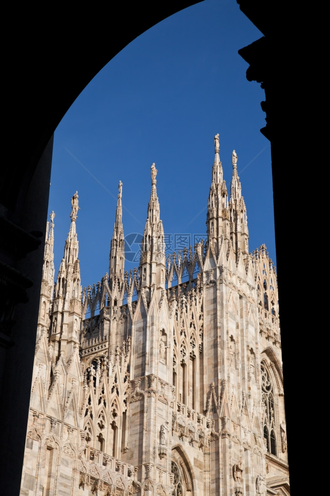 哥特大教堂花了近6个世纪才完工是界第四大教堂是意利迄今最的教堂图片