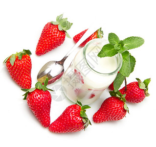 含草莓酸奶图片
