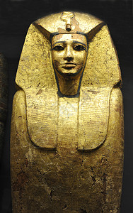 一位埃及法老修道院的美丽金色石棺图片