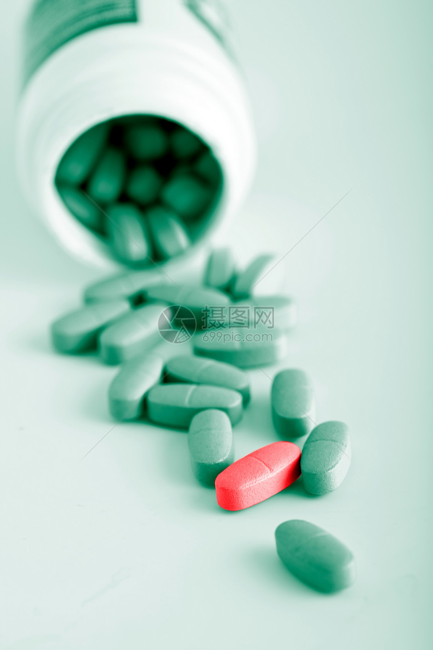 绿色处方药配一个红色丸图片