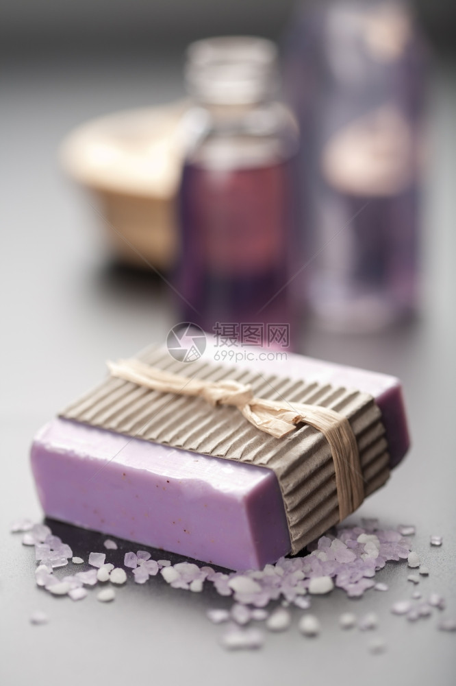草药肥皂和盐温泉身体护理背景图片