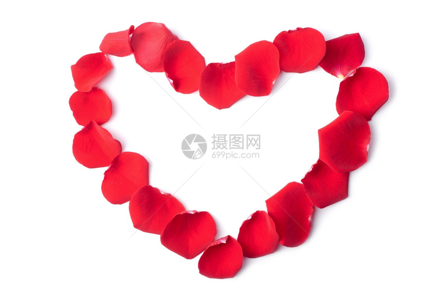 红玫瑰花瓣的心脏图片