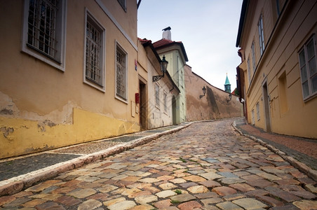 布拉格旧建筑迷人的街道和建筑图片
