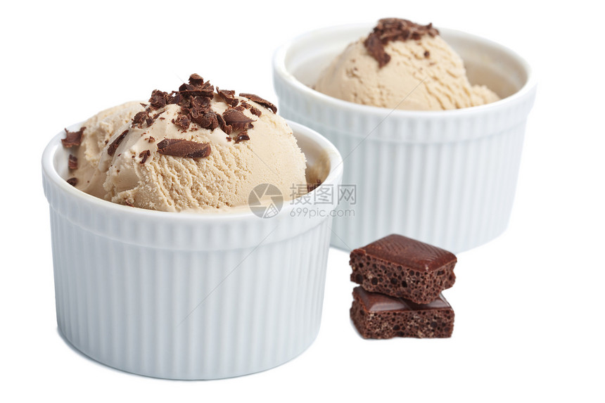 带巧克力的冰淇淋图片