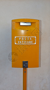 意大利罗马圣彼得广场的橙色梵蒂冈邮箱图片