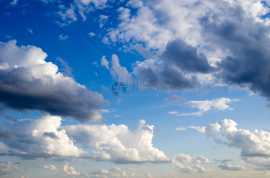 蓝天空背景云微小图片