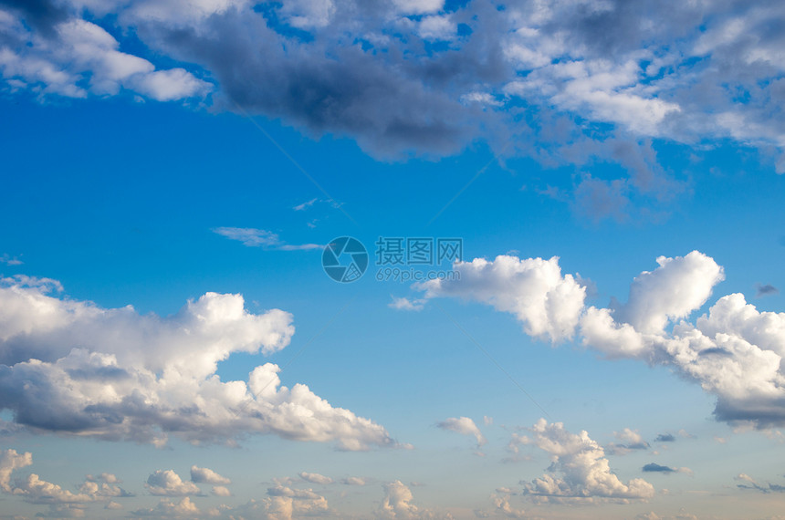 蓝天空背景云微小图片