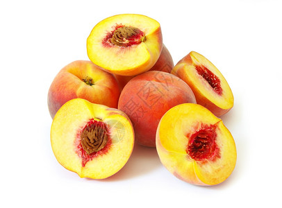 在白色背景上分离的新鲜桃子水果图片