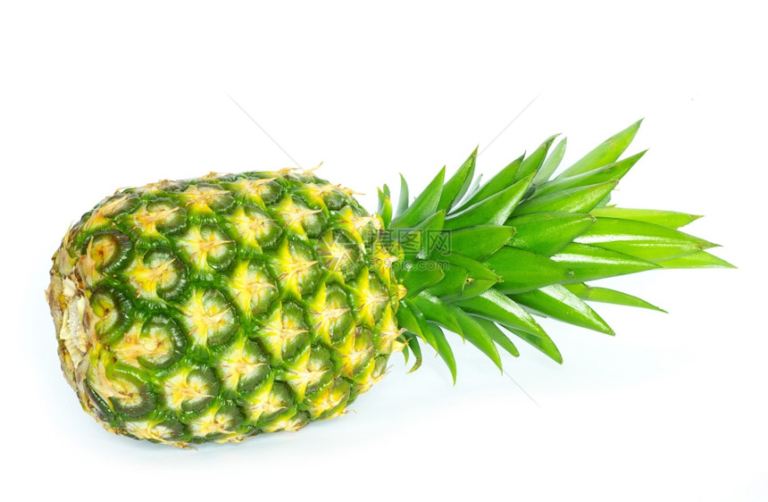 白色背景上孤立的新鲜菠萝图片